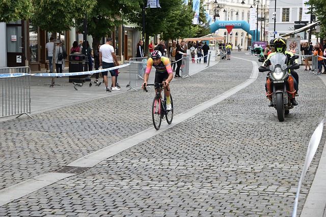 30次三双历史第三人！字母利拉德缺阵，约基奇复出，狂轰39+10+10.